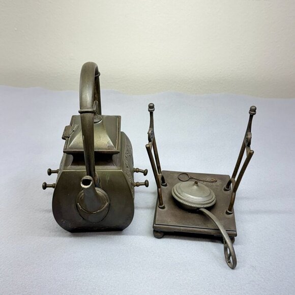 1961 Vintage Teapot Meriden B. Company Arts and Crafts With Warmer Stand Decor - Picture 4 of 16